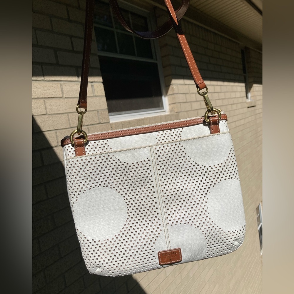 Fossil White Leather Polka Dot Perforated Crossbody Bag Zipper Purse Slip Pocket